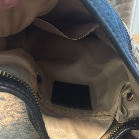 Coach - Picture 8 of 10